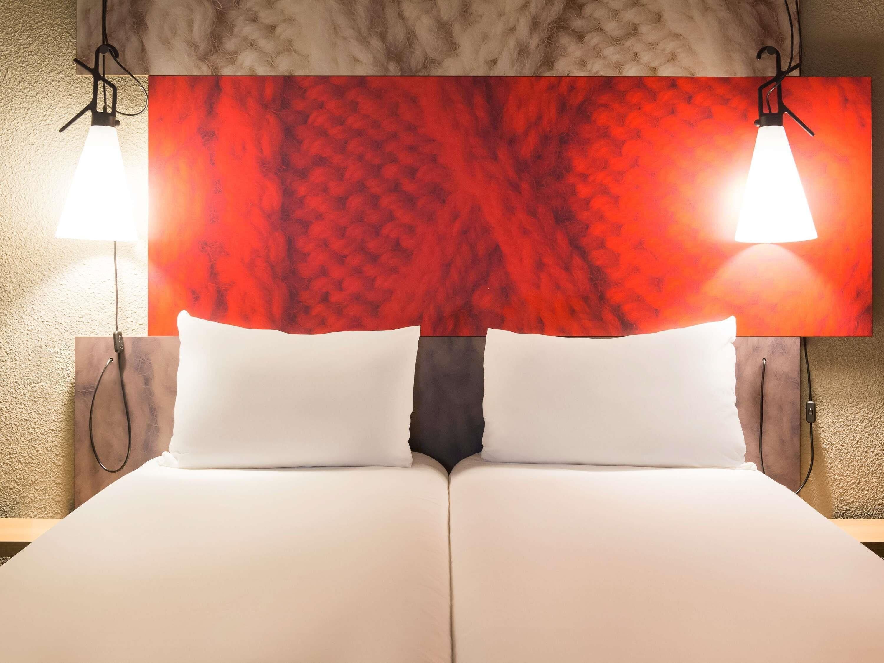 Standard Room, 1 Twin Bed | Premium bedding, pillowtop beds, individually furnished, desk