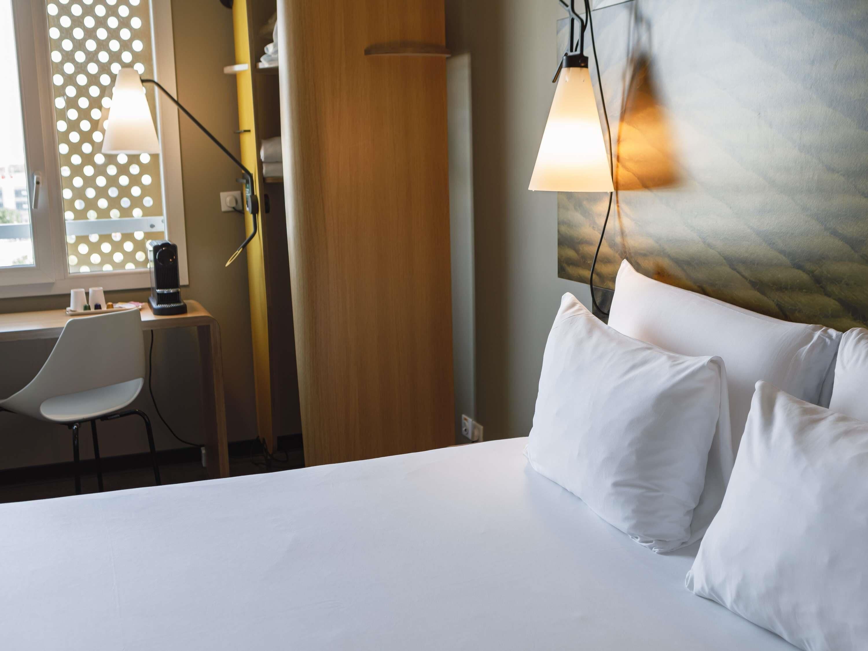 Familjerum - 1 dubbelsäng | Sängtillbehör av högsta kvalitet, bäddmadrasser och unika möbler