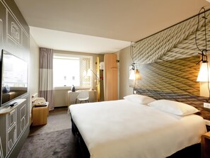 Ylelliset vuodevaatteet, pillowtop-patjalliset sängyt