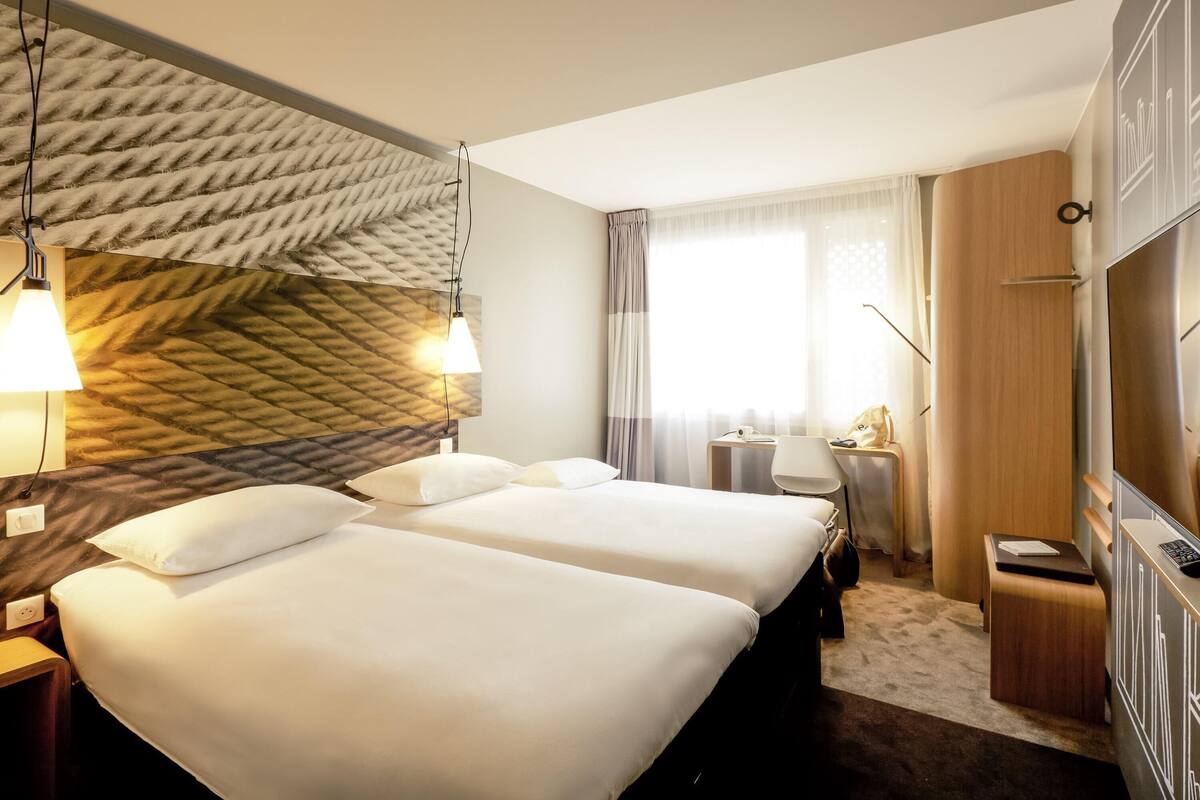 Literie de qualité supérieure, surmatelas, bureau