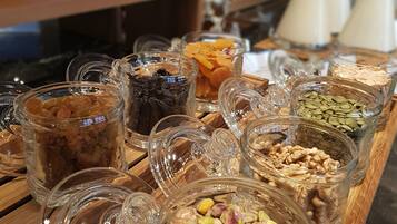 Café da manhã com buffet todos os dias mediante uma taxa