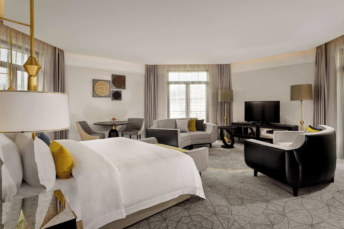 Suite, 1 King Bed | 1 bedroom, Frette Italian sheets, premium bedding, minibar