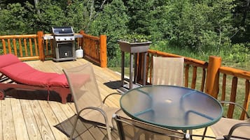 Deluxe Cabin, 3 Bedrooms, Mountain View, Mountainside | Teres/patio