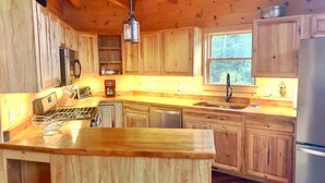 Kabin Premium | Dapur pribadi | Mesin pembuat kopi/teh, lemari es besar, microwave, dan oven
