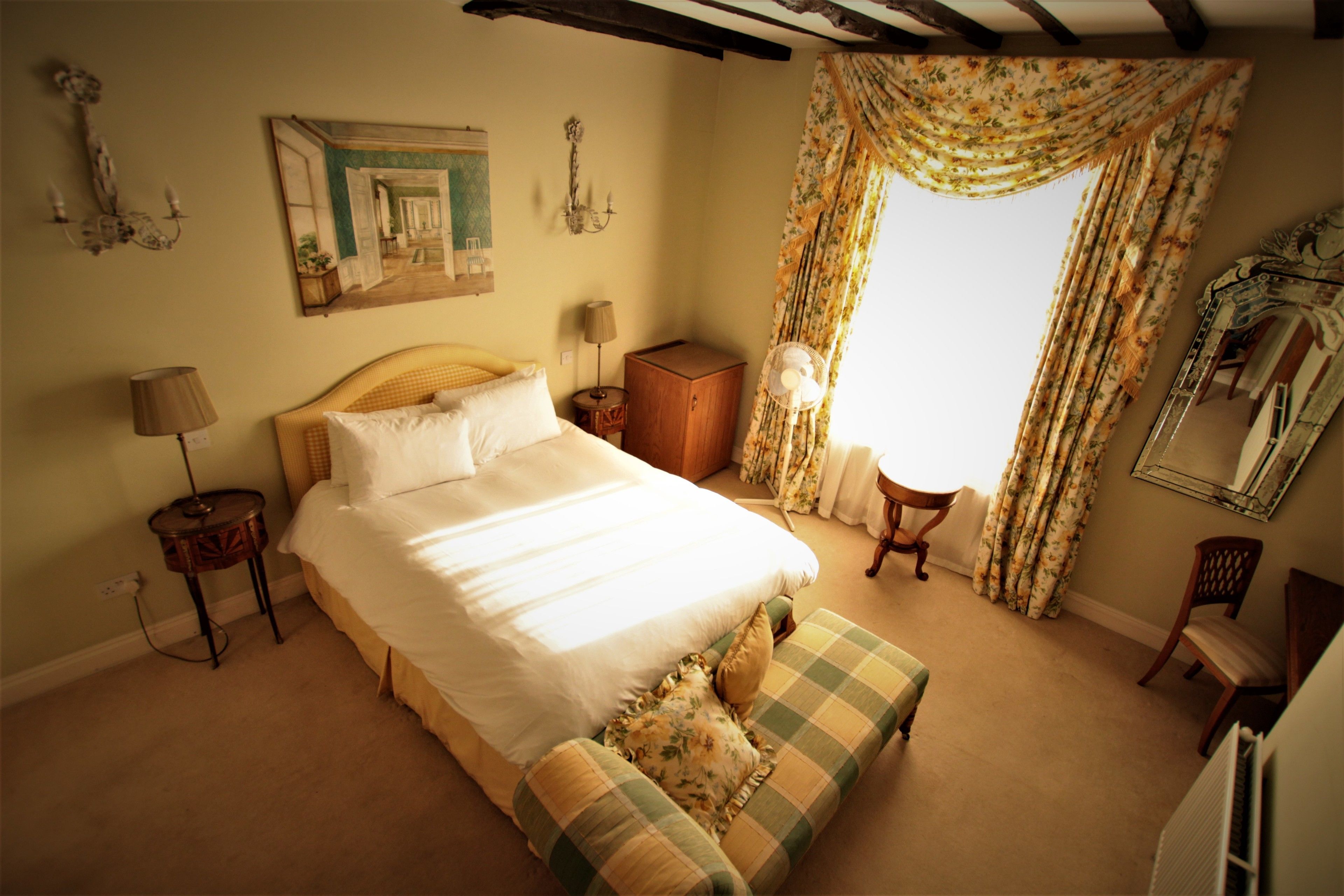 Deluxe Double Room | Individually decorated, individually furnished, iron/ironing board