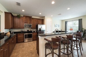 冰箱、微波炉、烤箱、洗碗机