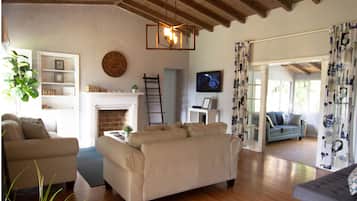 TV, fireplace, table tennis