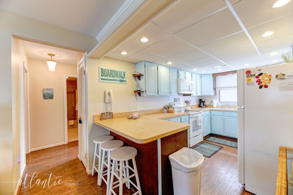 Fridge, microwave, oven, stovetop