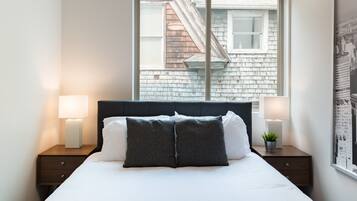 3 bedrooms, iron/ironing board, travel crib, free WiFi