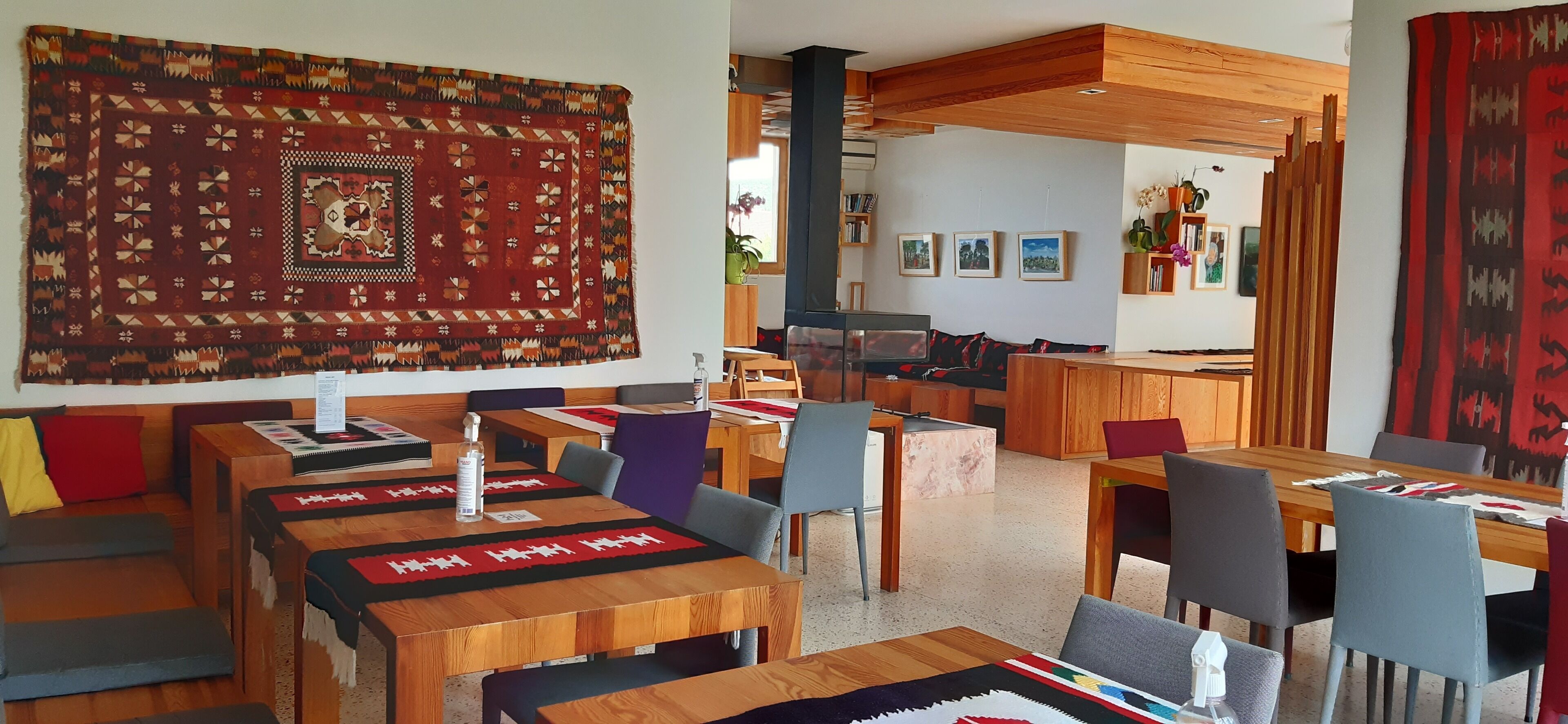 breakfast, lunch, dinner served; local and international cuisine