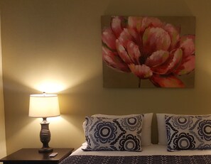 3 chambres, fer et planche à repasser, lit de bébé portatif