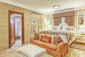 Superior Triple Room, 3 Bedrooms, Ocean View | 3 bedrooms, individually decorated, individually furnished, desk