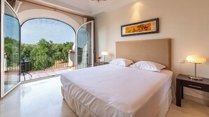 Unclassified image, 5 of 39, button - Luxury 2 bedroom Frontline Golf Townhouse with shared pool in a gated community (Arcos de la Frontera)