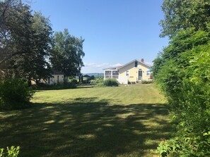 المنطقة المحيطة بالمنشأة