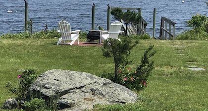 Classic waterfront cottage on Prudence Island, private beach, dock & mooring