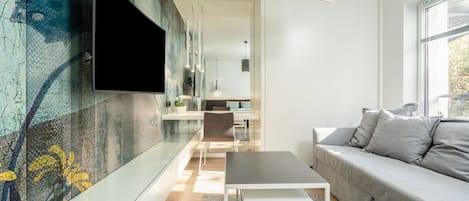 Exclusive Apartment, 3 Bedrooms | 3 bedrooms, premium bedding, pillowtop beds, individually decorated