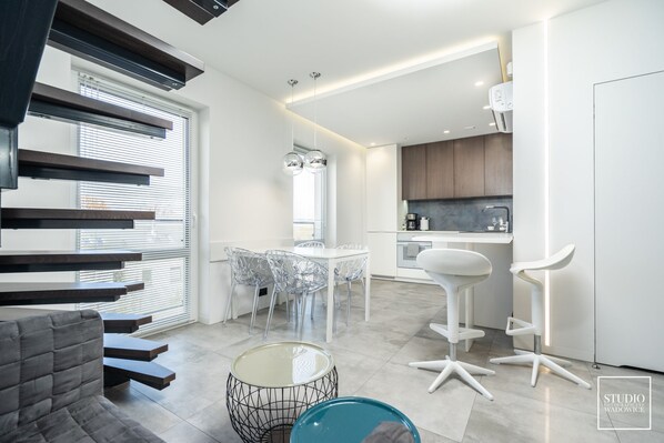 Exclusive-Apartment, 3 Schlafzimmer | Eigene Küche | Ofen, Herdplatte, Geschirrspüler, Wasserkocher