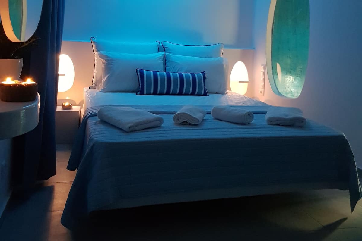Superior Double Room, Hot Tub, Sea View | Premium bedding, in-room safe, soundproofing, iron/ironing board