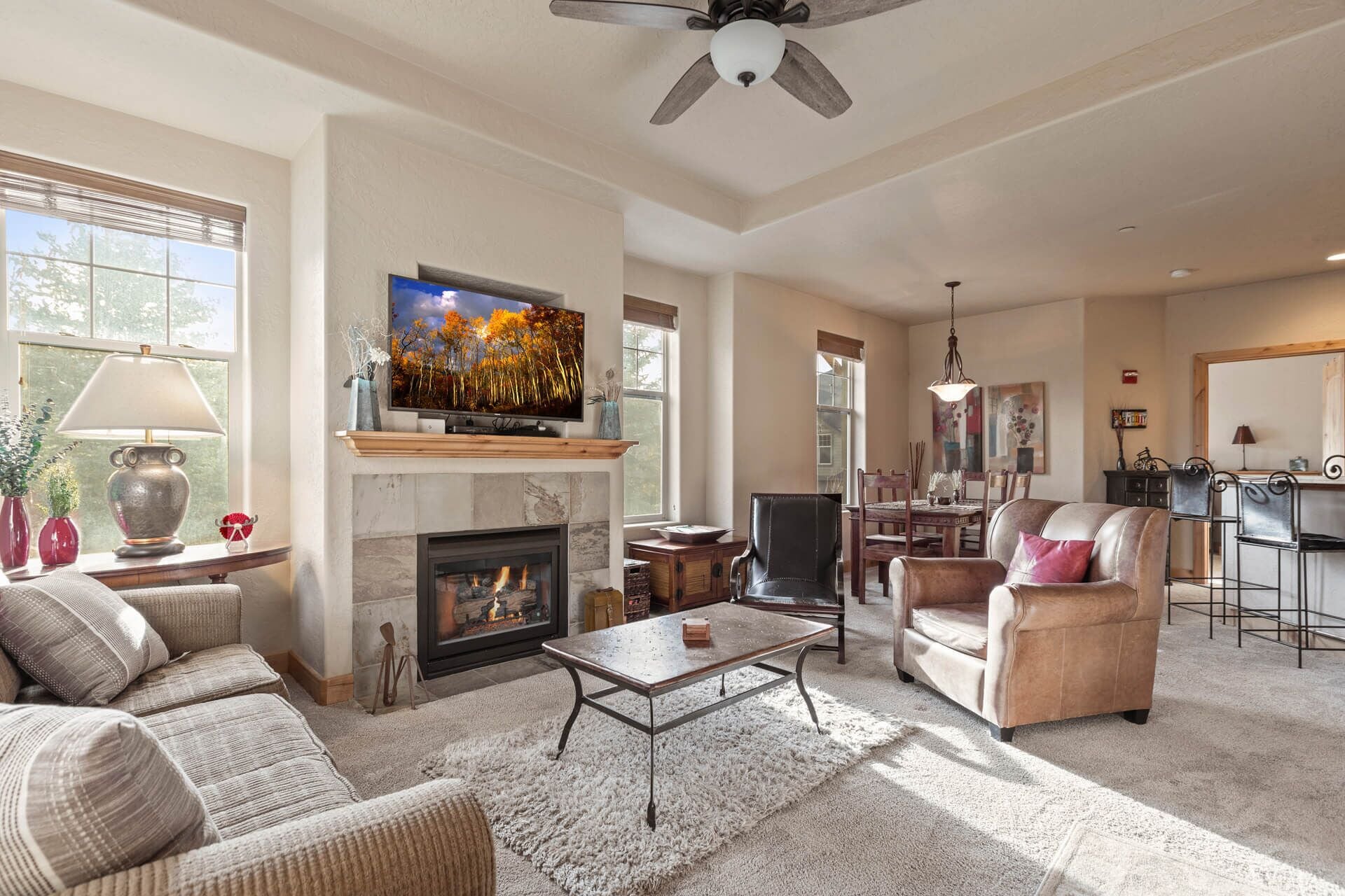 Foxpoint 1678C Front Balcony w/ BBQ-Walk to Shops-BBQ-King bed-Top Floor