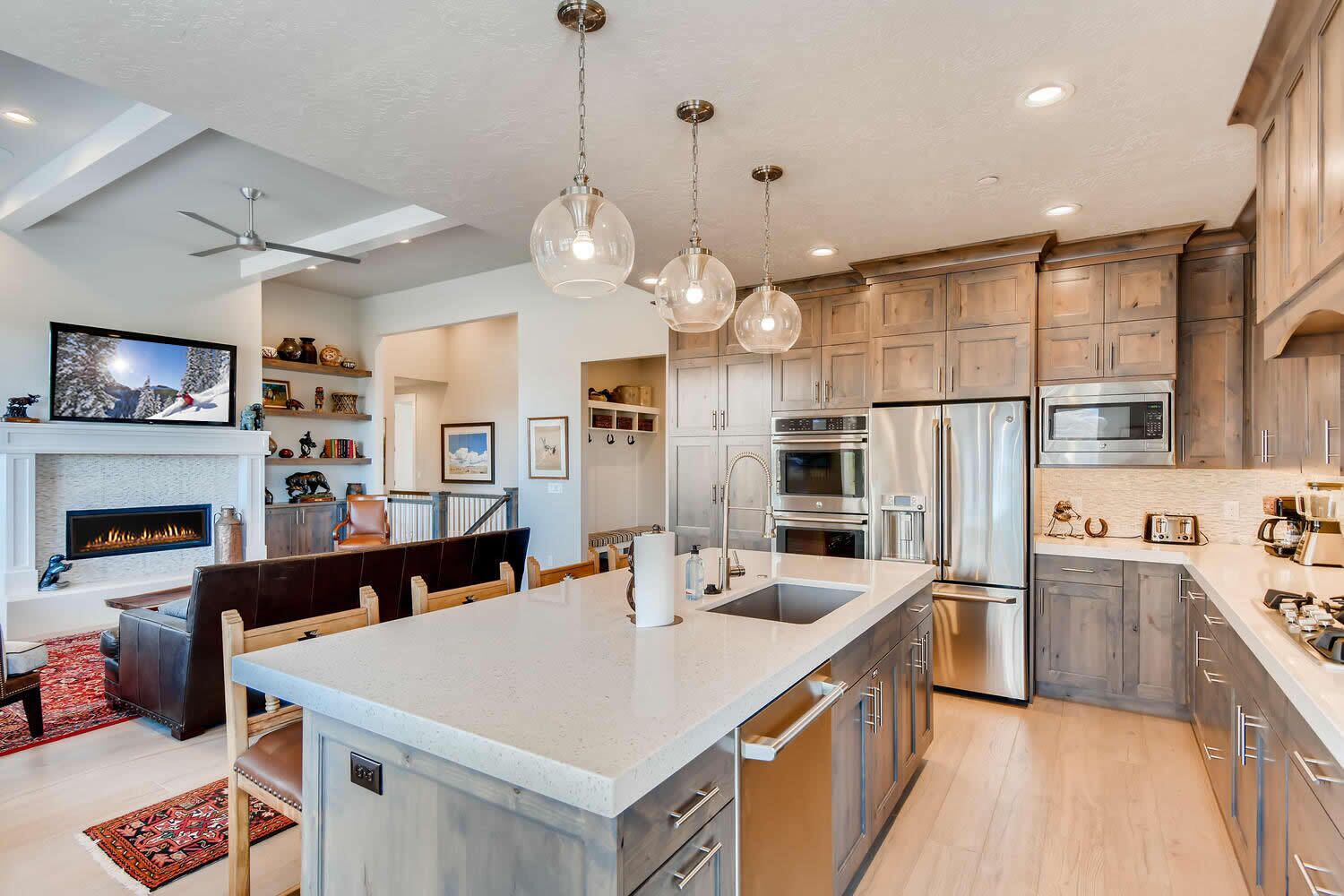 Moose Mgmt at Jordanelle 13299: Private Hot Tub-Free Bus Route-High End Kitchen