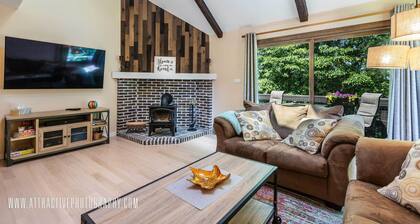 Charming Townhouse at Camelback - Great Location! SKI ON/OFF