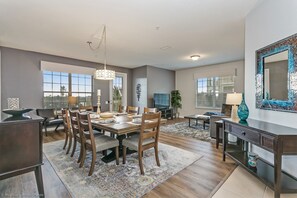 Dining - Spring  Lakeview Condo (Orlando)