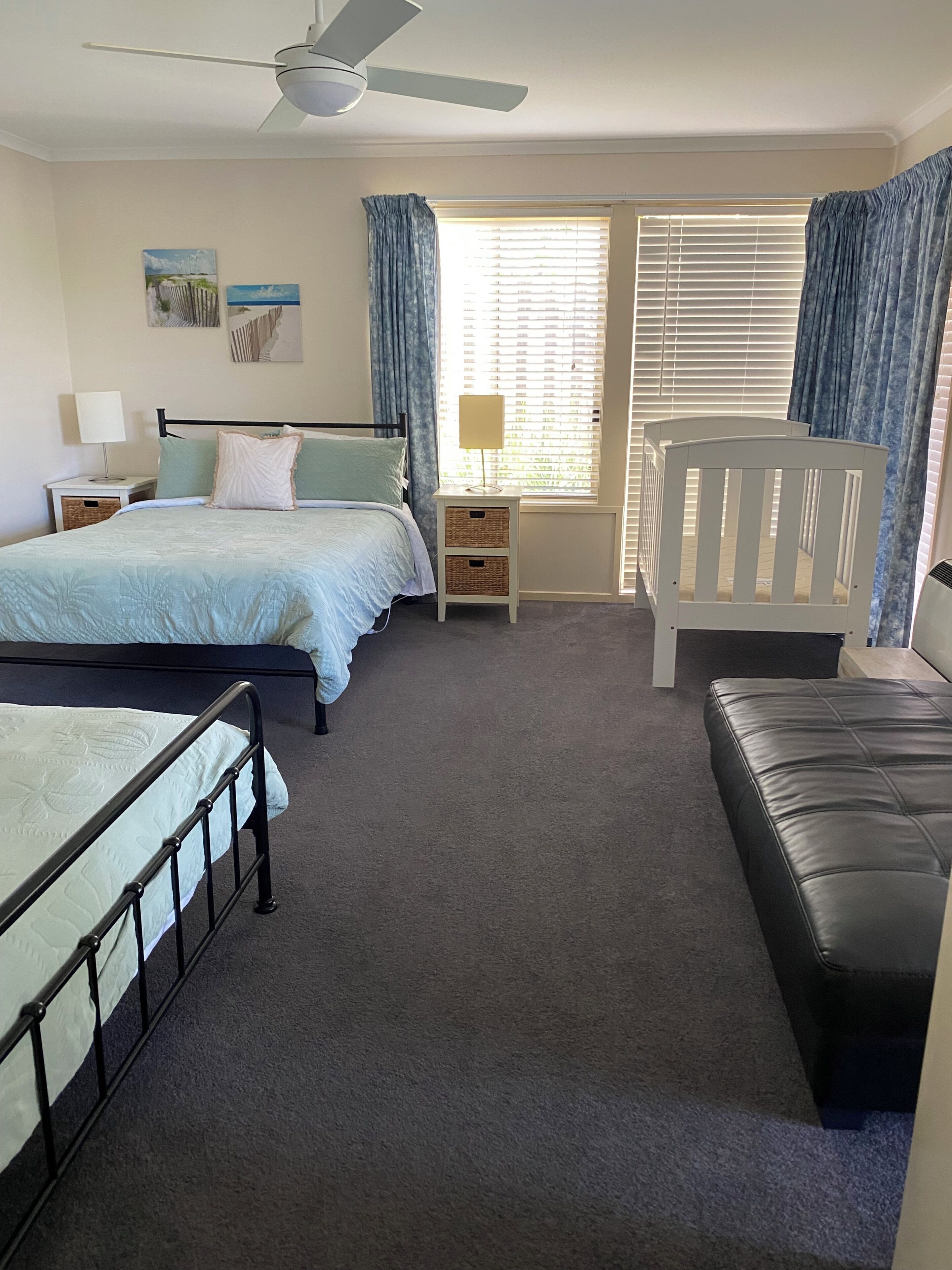 4 bedrooms, desk, iron/ironing board, free WiFi