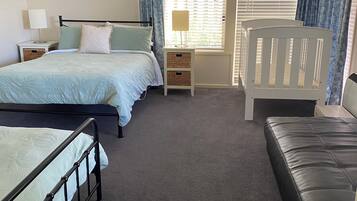 4 bedrooms, desk, iron/ironing board, free WiFi