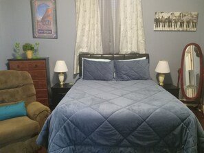 1 bedroom, in-room safe, desk, iron/ironing board