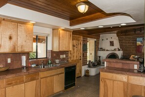 Fridge, microwave, oven, stovetop - Beautiful home with pool, private, close to UA & Downtown, arts. Great prices! (Tucson)