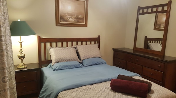 Bedroom # 3 - Exotic House - Few minutess from O'Hare and Chicago (Des Plaines)