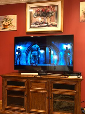 55” Inch 4K Samsung - Exotic House - Few minutess from O'Hare and Chicago (Des Plaines)
