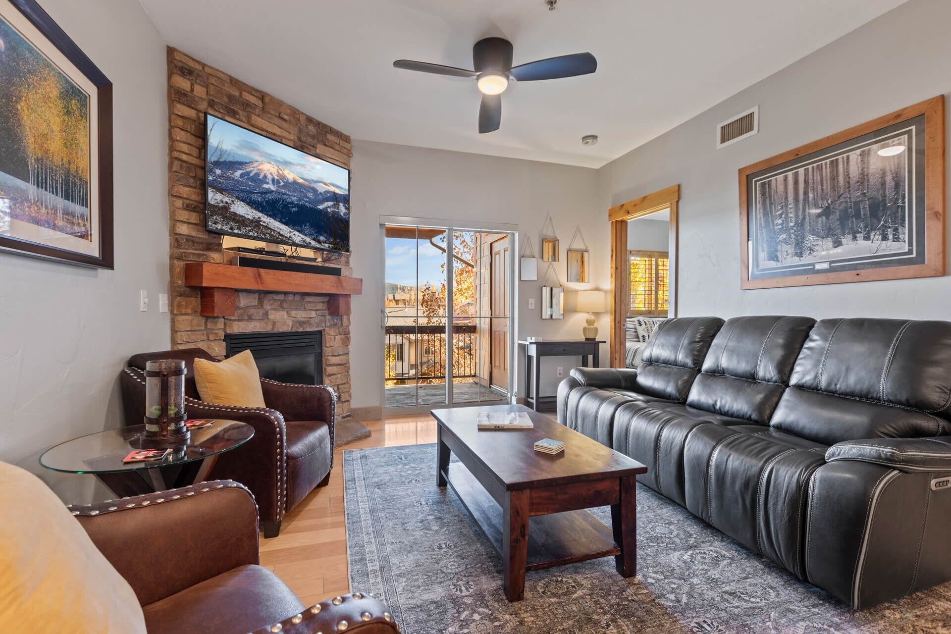 Moose Mgmt at Bear Hollow 3307 Scenic View-King Bed-AC-Fans-Pool-Dogs Welcome