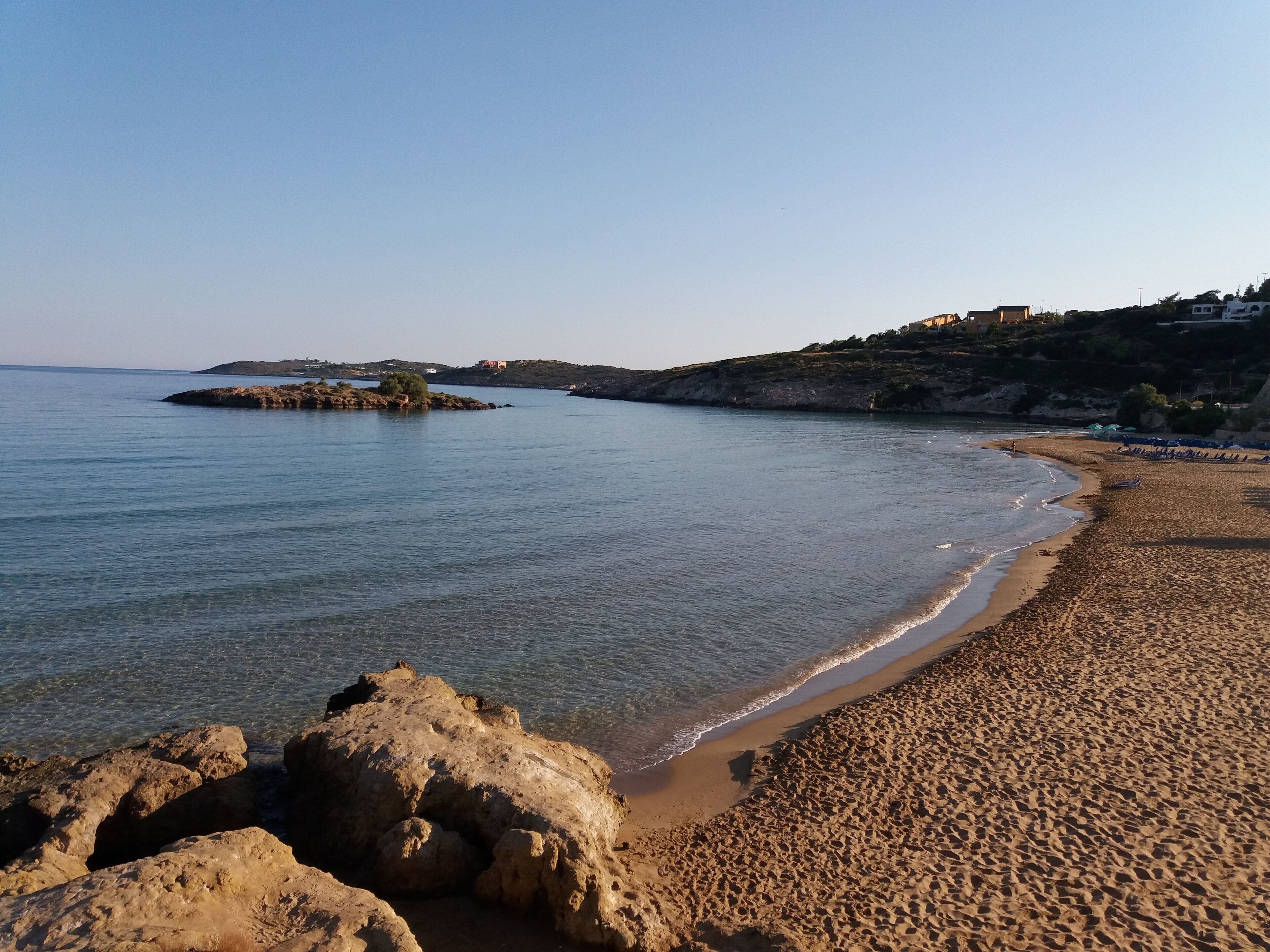 Beach nearby, sun loungers, beach towels