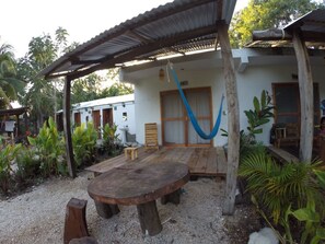 Cabana conforto, 1 cama King, vista para a lagoa | Terraço/pátio