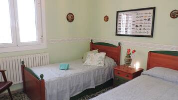 5 bedrooms, WiFi, bed sheets, wheelchair access