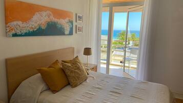 2 makuuhuonetta, silitysrauta/-lauta, ilmainen Wi-Fi, vuodevaatteet