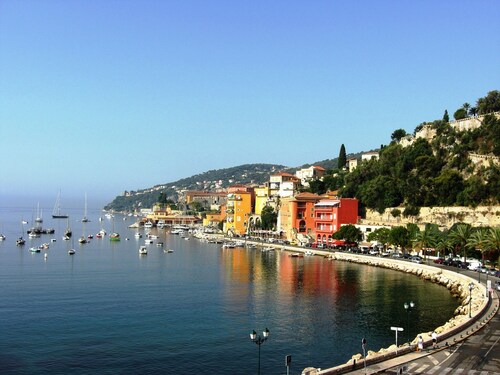 Appartement de luxe 2 chambres à coucher près de la plage avec grande terrasse et vue sur la mer