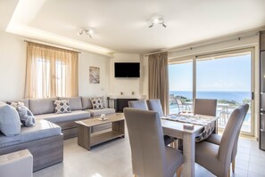 TV - Thea villa ,south Crete,Sea views, Kids Pool (Triopetra)