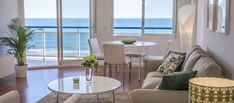 AG Galeon Huoneisto MerinÀköalalla Rannalla. Moderni Sisustus!