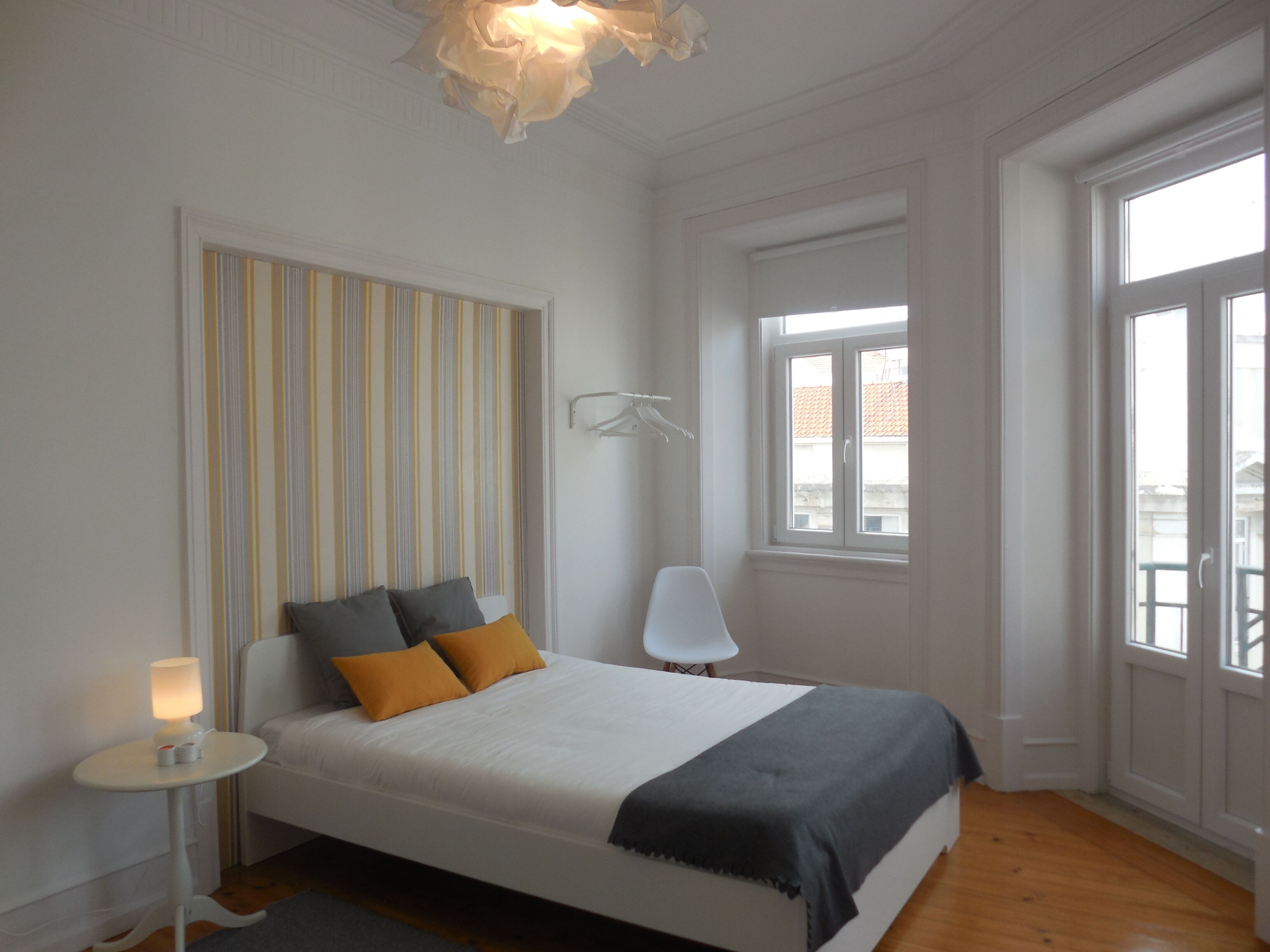 4 makuuhuonetta, silitysrauta/-lauta, vauvan matkasänky, Wi-Fi