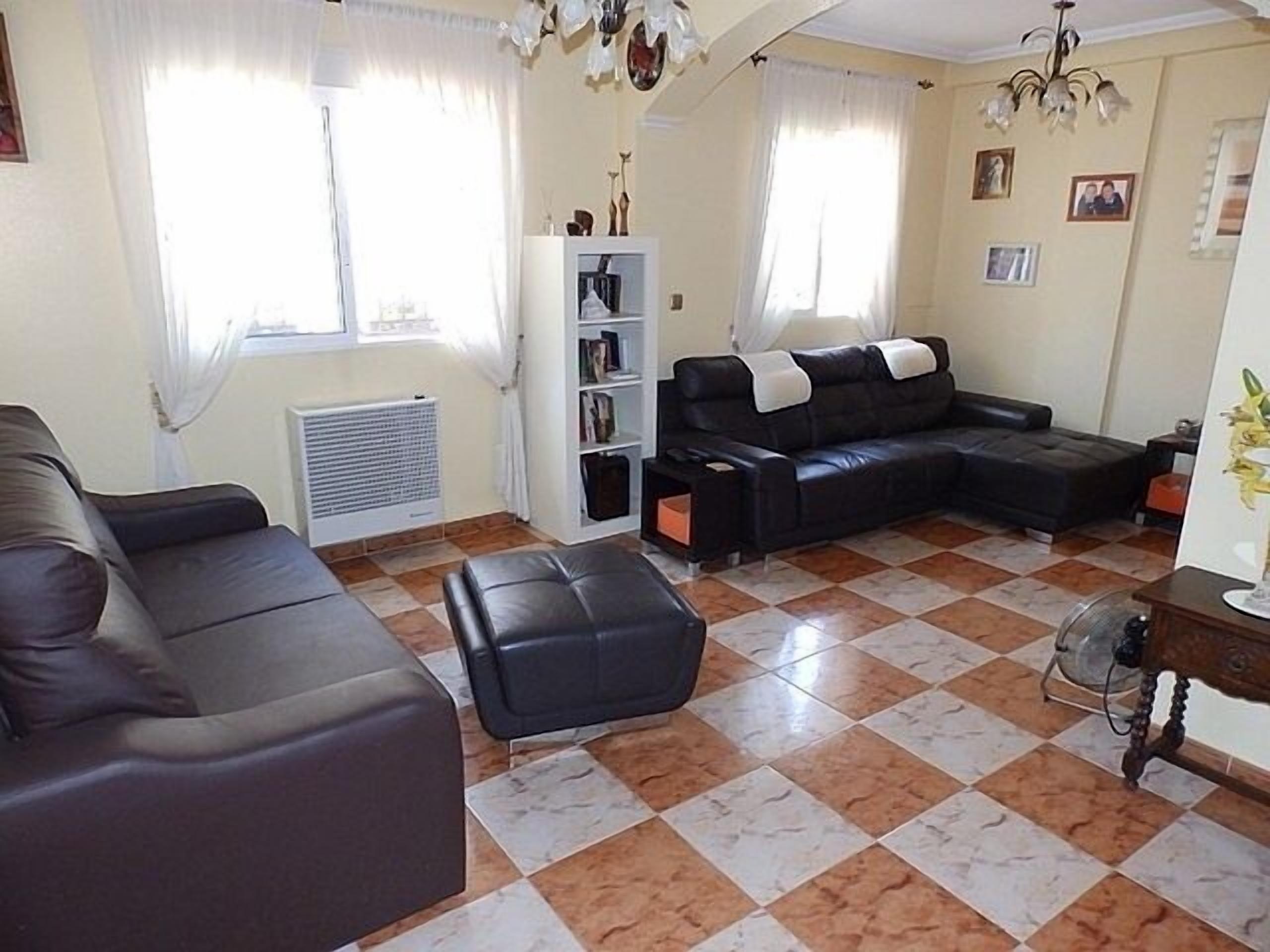 Télévision, lecteur de DVD, chaîne hi-fi