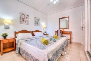 2 bedrooms, iron/ironing board, WiFi, bed sheets - LOVELY 2 BEDROOMED APARTMENT NEXT TO THE BEACH (Arona)