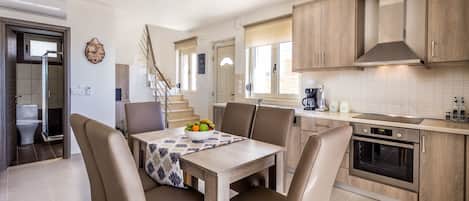 Fridge, oven, dishwasher, coffee/tea maker