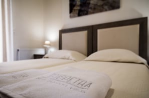 2 chambres, coffres-forts dans les chambres, Wi-Fi gratuit