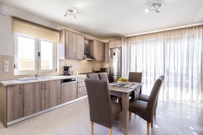 Fridge, oven, dishwasher, coffee/tea maker