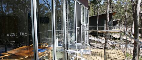 Studio, 1 queensize bed, en-suite badkamer | Balkon