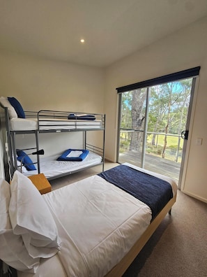 Cabana, 2 quartos | Cortinas blackout, roupa de cama