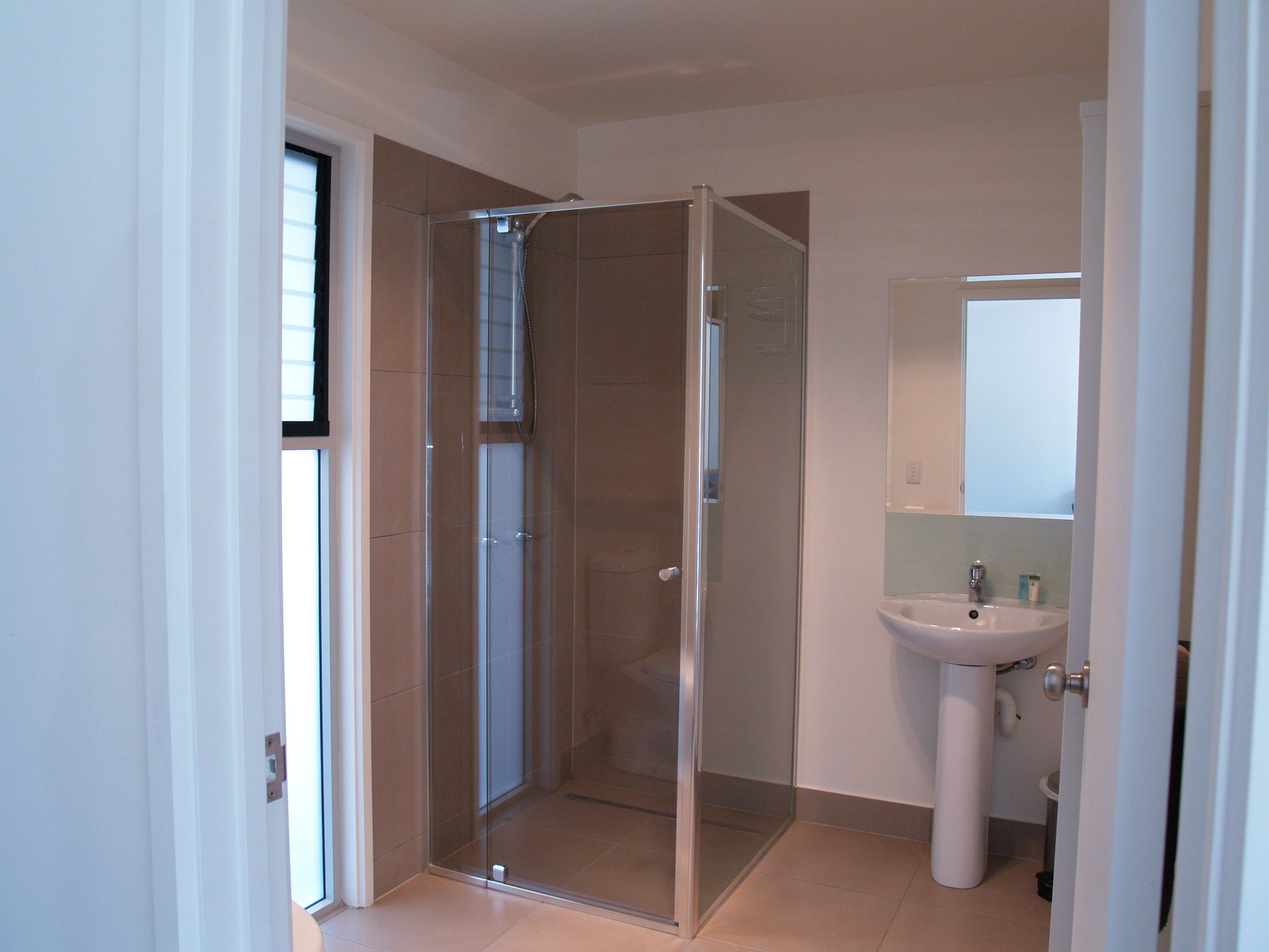 Craggy Peaks Wilderness Cabins — image 9