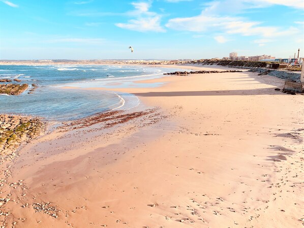 Beach nearby - Studio Azul 2 minutes walk from Peniche beach (Peniche)